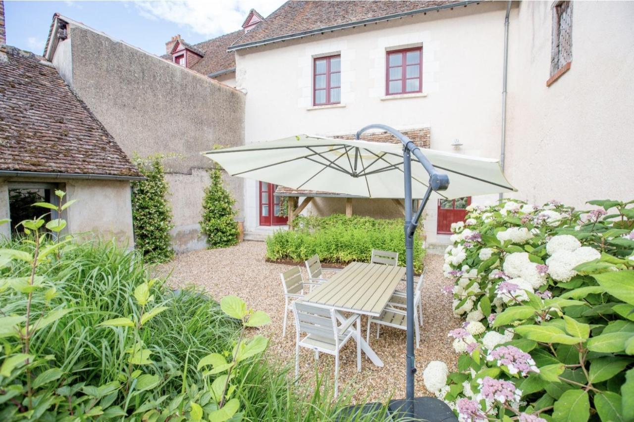 Les Suites Du Chateau De 舍维尼 外观 照片