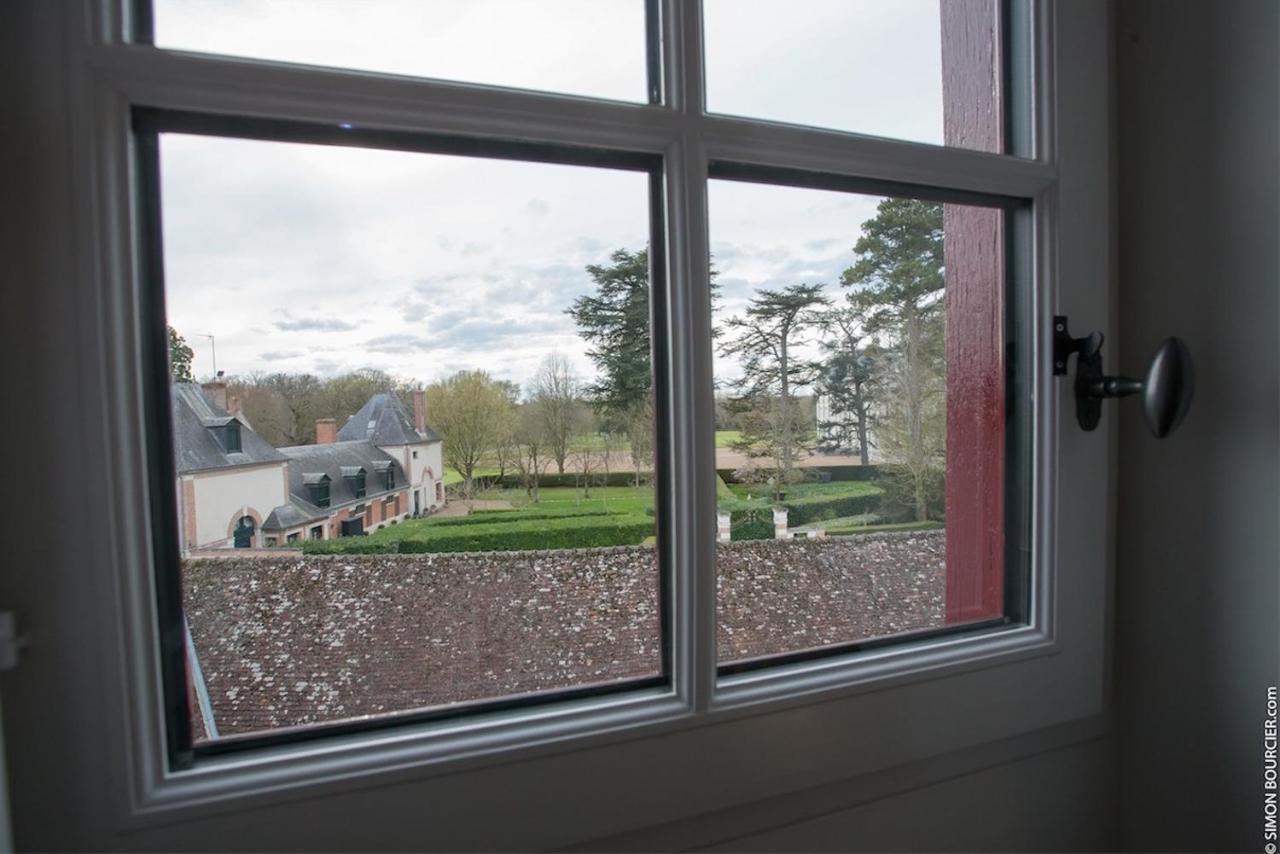 Les Suites Du Chateau De 舍维尼 外观 照片